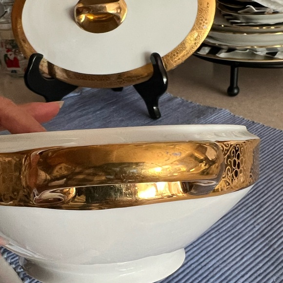 Vntg. 18k gold Royal LB Bavaria Oval casserole.used. Good for decoration . - Picture 9 of 16